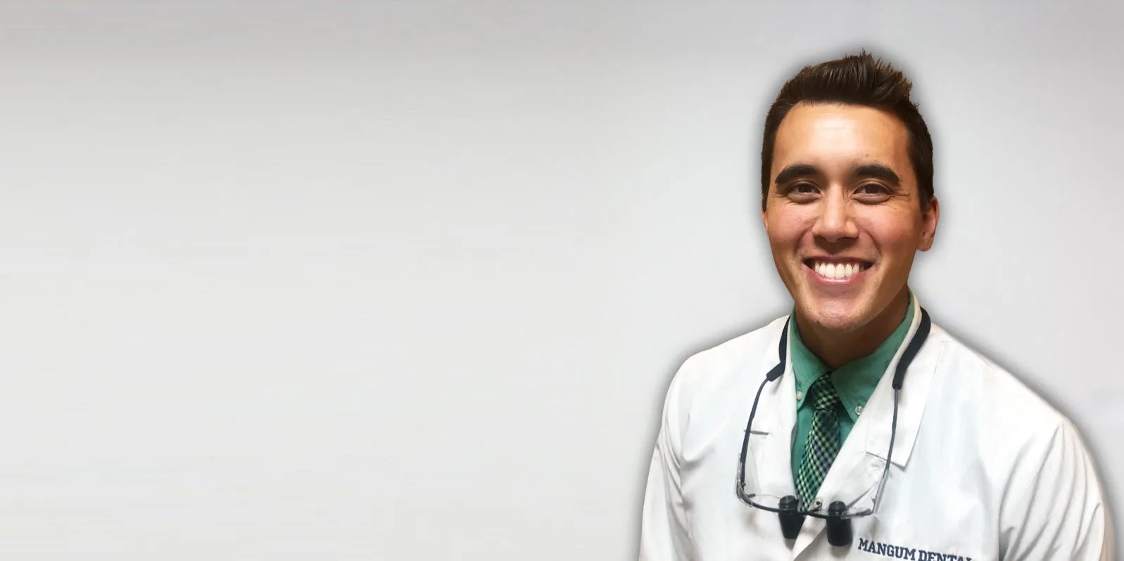 Portrait of Dr Mitchell Grimmer